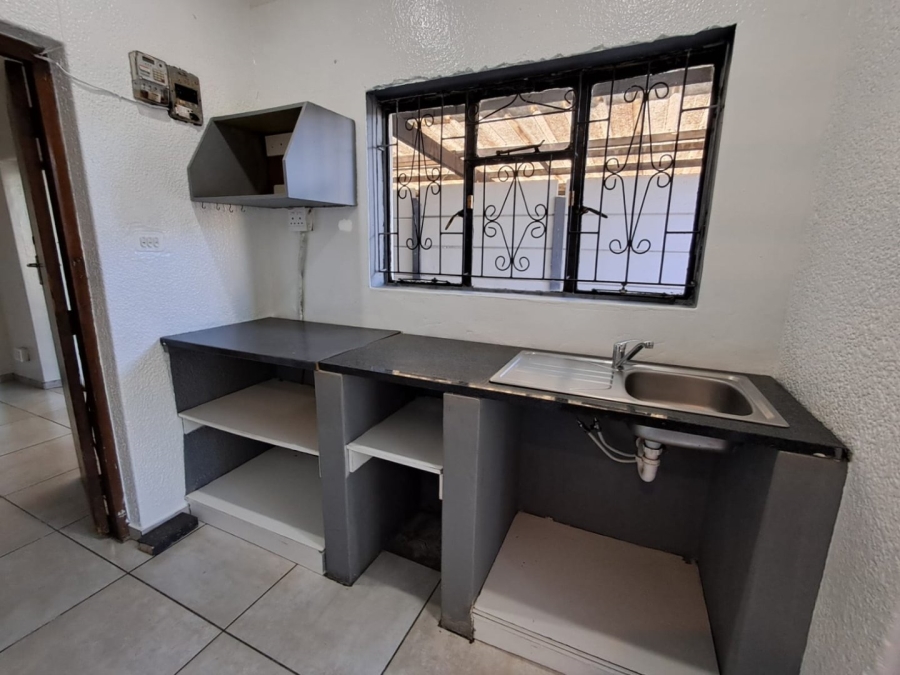 To Let 1 Bedroom Property for Rent in Matroosfontein Western Cape